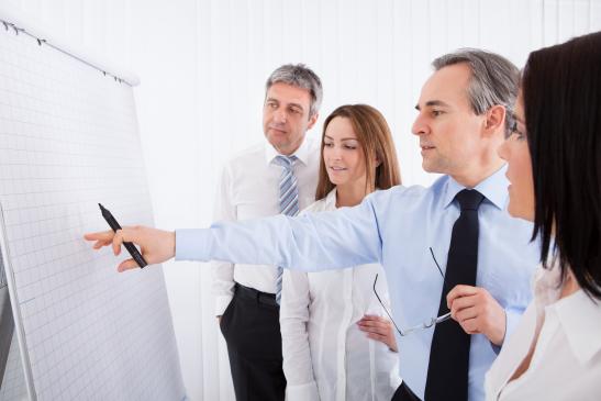 Wettbewerb in Recht und Praxis